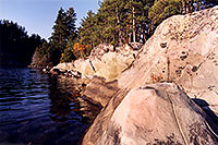 /images/133/1998-10-tema-anima-rock-sho.jpg - #00158: Anima Nipissing Lake … Oct 1998 -- Anima Nipissing Lake, Temagami, Ontario.Canada
