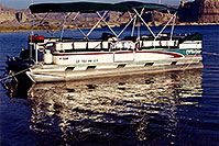 /images/133/1999-08-lake-powell-boat.jpg - #00341: Houseboat at Lone Rock … Dec 1999 -- Lone Rock, Lake Powell, Utah