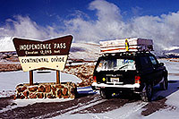 /images/133/1999-09-indep-sign.jpg - #00384: moving from Chicago to Phoenix … Independence Pass … Sept 1999 -- Independence Pass, Colorado