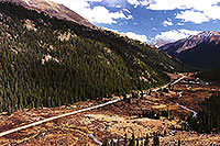 /images/133/1999-09-indep-twin-side.jpg - #00398: road from Twin Lakes to Independence Pass … Sept 1999 -- Twin Lakes, Independence Pass, Colorado