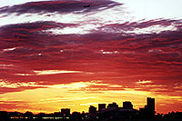 /images/133/2000-08-phoenix-sunset-plane.jpg - #00568: sunset over Phoenix … August 2000 -- Phoenix, Arizona