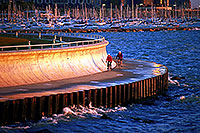 /images/133/2000-09-chicago-mich-bikes.jpg - 00627: 7am morning in Chicago … cyclists at Lake Michigan … Sept 2000 -- Chicago, Illinois