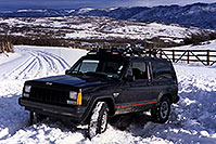 /images/133/2000-12-phx-tor-gunn-jeep-snow.jpg - #00710: morning by Gunnison … 4 hours of snow digging … Phoenix-Toronto 3,500 mile snow-camping trip … Dec 2000 -- Cimarron, Gunnison, Colorado