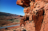 /images/133/2002-06-utah-rock-jeep.jpg - #00960: near Mexican Hat … June 2002 -- Moab, Utah