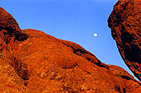 /images/133/2003-03-camelback-base-rocks.jpg - #01123: late afternoon at Camelback Mountain … March 2003 -- Camelback Mountain, Phoenix, Arizona