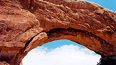/images/133/2004-07-arches-arch1-pano.jpg - #01619: Arches National Park … July 2004 -- Arches Park, Utah