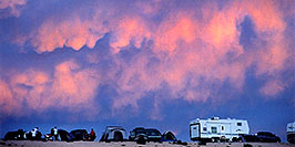 /images/133/2004-07-powell2-sunrise3-w.jpg - #01729: morning at Lone Rock … July 2004 -- Lone Rock, Lake Powell, Utah