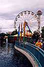 /images/133/2004-08-sixflags-ferris2-v.jpg - #01972: Ferris Wheel at Six Flags Amusement Park … August 2004 -- Six Flags, Denver, Colorado