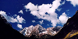 /images/133/2004-09-maroon-close2-w.jpg - #02163: snowy Maroon Peaks at mid-morning … Sept 2004 -- Maroon Peak, Maroon Bells, Colorado