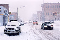 /images/133/2006-01-leadville-street1.jpg - #02662: cars leaving Leadville towards Buena Vista … images of Leadville … Jan 2006 -- Leadville, Colorado