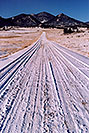 /images/133/2006-02-hartsel-snow-vert3-v.jpg - #02736: snowy side-road heading north … between Wilkerson Pass & Hartsel … Feb 2006 -- Wilkerson Pass, Colorado