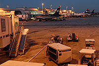 /images/133/2006-10-13-charlotte02.jpg - #03002: US Airways airlines at Charlotte airport … Oct 2006 -- Charlotte, North Carolina