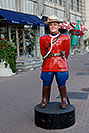 /images/133/2006-10-15-niag-main-rcmp01-v.jpg - #03023: Royal Canadian Mounted Police (RCMP) statue in Niagara Falls … Oct 2006 -- Main Street, Niagara Falls, Ontario.Canada