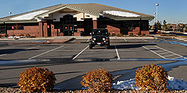 /images/133/2006-10-28-lone-jeep-fargo-w.jpg - #03120: black Jeep Wrangler in front of Wells Fargo … Oct 2006 -- Lincoln Rd, Lone Tree, Colorado