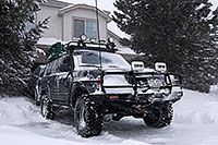 /images/133/2006-12-20-high-trigger04.jpg - #03213: Trigger at home during a December snowstorm … Dec 2006 -- Highlands Ranch, Colorado