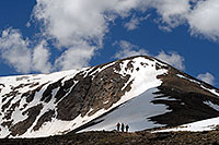 /images/133/2007-06-10-elbert-fsum01.jpg - 03886: hikers walking down the north face of Mt Elbert, Colorado