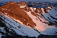 /images/133/2007-06-17-evans-top-mor2.jpg - #03969: morning sun view from Mt Evans … June 2007 -- Mt Evans, Colorado