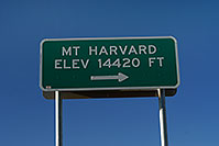 /images/133/2007-06-25-sign-harvard.jpg - #04074: Mt Harvard - elev 14,420 ft … June 2007 -- Mt Harvard, Colorado