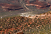/images/133/2008-04-22-hav-hua-4812.jpg - #05242: 3 hikers heading up, 1.4 miles from Hualapai Hilltop … April 2008 -- Havasupai Trail, Havasu Falls, Arizona