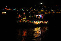 /images/133/2008-12-13-tempe-lights-boats-63120.jpg - #06430: Boat #10 - APS Fantasy of Lights Boat Parade … December 2008 -- Tempe Town Lake, Tempe, Arizona