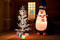 /images/133/2009-12-10-chandler-houses-127202.jpg - #07959: Christmas decorations in Chandler … December 2009 -- Chandler, Arizona