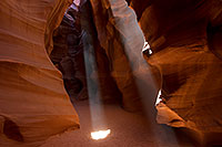 /images/133/2010-09-02-antelope-upper-29187.jpg - #08534: Light Beam in Upper Antelope Canyon … September 2010 -- Upper Antelope Canyon, Arizona