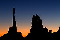 /images/133/2010-09-04-monvalley-totem-30175.jpg - #08571: Totem Pole in Monument Valley … September 2010 -- Monument Valley, Utah