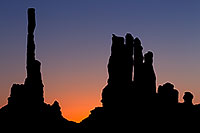 /images/133/2010-09-04-monvalley-totem-30217.jpg - #08573: Totem Pole in Monument Valley … September 2010 -- Monument Valley, Utah