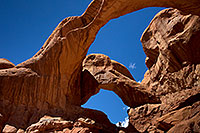 /images/133/2010-09-09-arches-double-32327.jpg - #08607: People at Double Arch in Arches National Park … September 2010 -- Double Arch, Arches Park, Utah