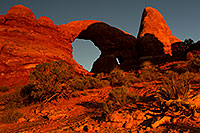 /images/133/2010-09-25-arches-turret-35056.jpg - #08718: Turret Arch in Arches National Park … September 2010 -- Turret Arch, Arches Park, Utah