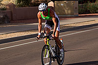 /images/133/2010-11-21-ironman-pro-bike-44361.jpg - #08925: 02:20:31 - leader #10 Matty Reed [6th,USA,08:33:08] early in Lap 2 - Ironman Arizona 2010 … November 2010 -- Rio Salado Parkway, Tempe, Arizona