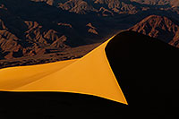 /images/133/2011-05-30-dv-mesquite-dunes-74223.jpg - #09267: Sand Patterns at Mesquite Sand Dunes in Death Valley … May 2011 -- Mesquite Sand Dunes, Death Valley, California