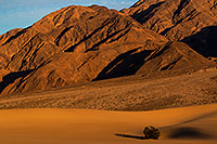 /images/133/2011-05-30-dv-mesquite-dunes-74238.jpg - #09269: Sand Patterns at Mesquite Sand Dunes in Death Valley … May 2011 -- Mesquite Sand Dunes, Death Valley, California