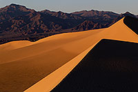/images/133/2011-05-30-dv-mesquite-dunes-74249.jpg - #09269: Sand Patterns at Mesquite Sand Dunes in Death Valley … May 2011 -- Mesquite Sand Dunes, Death Valley, California