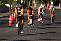 /images/133/2011-09-25-nathan-bike-100033.jpg - #09544: 01:11:21 #899 and others cycling at Nathan Triathlon 2011 … September 2011 -- Rio Salado Parkway, Tempe, Arizona