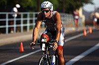 /images/133/2011-09-25-nathan-bike-100257.jpg - #09546: 01:24:48 #828 cycling at Nathan Triathlon 2011 … September 2011 -- Rio Salado Parkway, Tempe, Arizona
