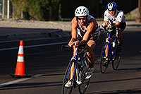 /images/133/2011-09-25-nathan-bike-99859.jpg - #09550: 01:04:50 #608 and others cycling at Nathan Triathlon 2011 … September 2011 -- Rio Salado Parkway, Tempe, Arizona