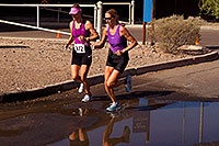 /images/133/2011-09-25-nathan-run-100963.jpg - #09557: 01:51:49 #372 running at Nathan Triathlon 2011 … September 2011 -- Tempe, Arizona