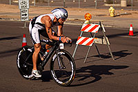 /images/133/2011-11-20-ironman-bike-pros-122368.jpg - #09784: 02:41:59 - #44 Jeff Paul (eventually 32nd in 09:05:19) at start of Lap 2 - Ironman Arizona 2011 … November 2011 -- Rio Salado Parkway, Tempe, Arizona