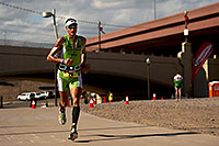/images/133/2011-11-20-ironman-run-pros-d3s-2568.jpg - #09815: 06:01:52 - #20 Michael Weiss [DEU] (eventual 8th place in 8:21:36) in  Lap 1 - Ironman Arizona 2011 … November 2011 -- Tempe, Arizona