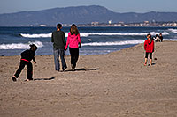 /images/133/2012-12-28-ca-carlsbad-beach-12234.jpg - #10532: People by Carlsbad, California … December 2012 -- Carlsbad, California