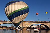 /images/133/2013-01-20-havasu-balloons-21545.jpg - #10749: Balloons at London Bridge at Lake Havasu City … January 2013 -- London Bridge, Lake Havasu City, Arizona