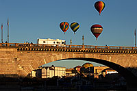 /images/133/2013-01-21-havasu-bridge-22678.jpg - #10779: Balloons above London Bridge at Lake Havasu City … January 2013 -- London Bridge, Lake Havasu City, Arizona