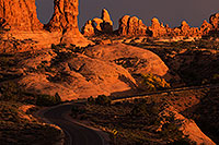 /images/133/2013-10-29-turret-road-1dx_2076.jpg - #11178: Turret Arch in Arches National Park … October 2013 -- Turret Arch, Arches Park, Utah