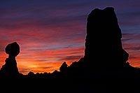 /images/133/2013-11-02-balanced-rock-1d4_3021.jpg - #11230: Balanced Rock in Arches National Park at sunrise … November 2013 -- Balanced Rock, Arches Park, Utah