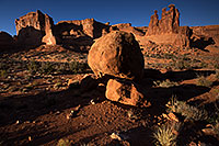 /images/133/2013-11-08-courthouse-towers-6d_0770.jpg - #11265: Courthouse Towers in Arches National park … November 2013 -- Courthouse Towers, Moab, Utah