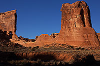 /images/133/2013-11-08-courthouse-towers-6d_0778.jpg - #11266: Courthouse Towers in Arches National park … November 2013 -- Courthouse Towers, Moab, Utah