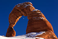 /images/133/2013-12-09-delicate-moon-1d4_2564.jpg - #11385: Snow at Delicate Arch in Arches National Park … December 2013 -- Delicate Arch, Arches Park, Utah