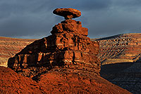 /images/133/2013-12-21-mexican-hat-1dx_6582.jpg - #11422: Evening at Mexican Hat, Utah … December 2013 -- Mexican Hat, Utah