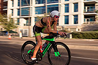 /images/133/2015-11-15-ironman-bike-6d_4615.jpg - #12708: 01:14:25 #102 Caroline Martineu [12th,CAN,09:37:18] cycling at Ironman Arizona 2015 … November 2015 -- Rio Salado Parkway, Tempe, Arizona